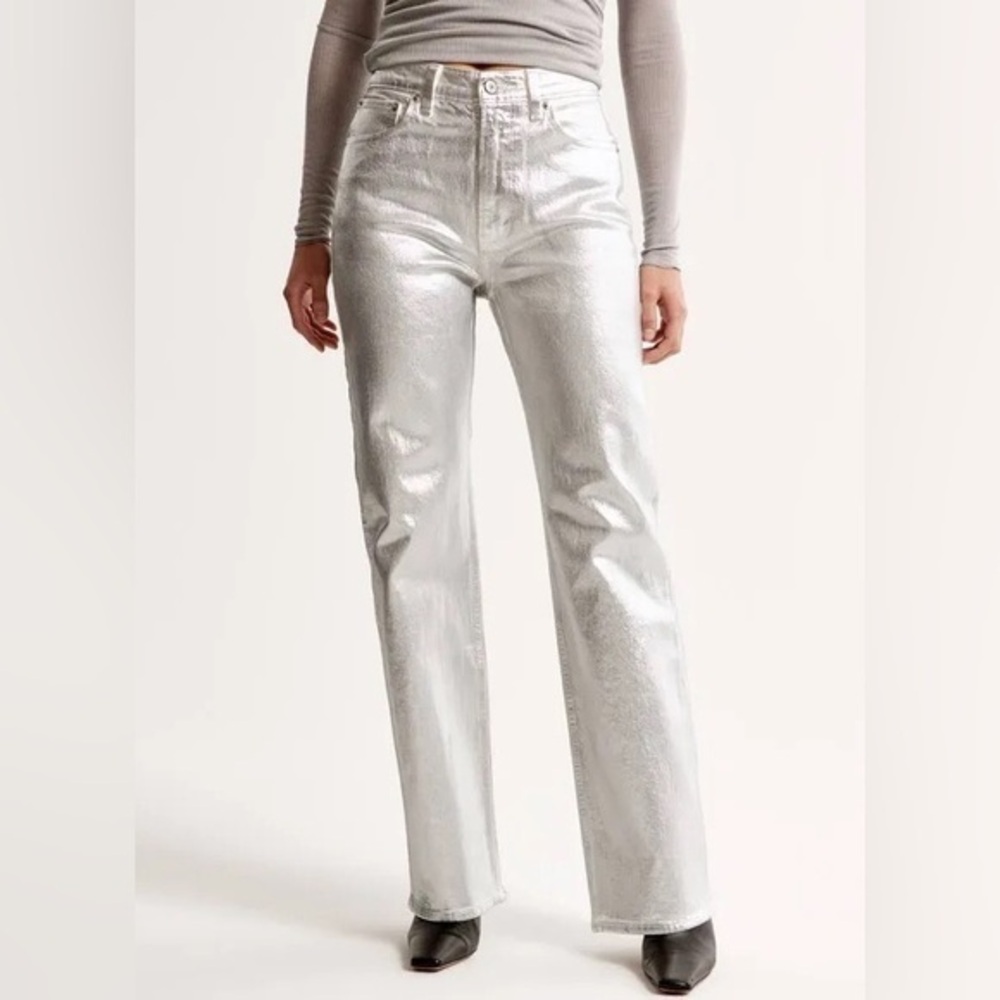 NWT Abercrombie & Fitch Metallic Silver 90s Ultra High Rose Straight Leg size 00